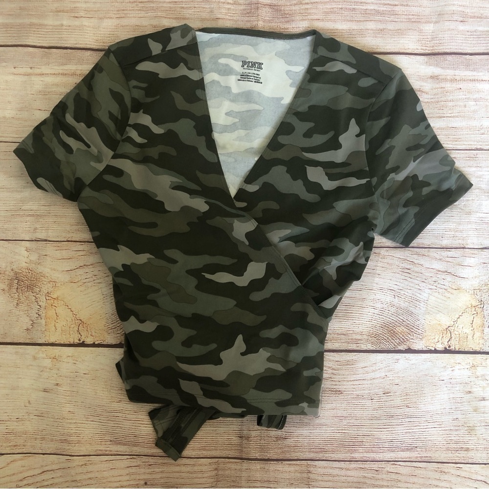 Camo VS Pink Ultimate‎ Wrap Top